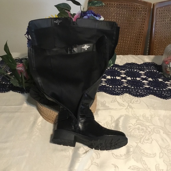 2X HP🌹 GBG Guess Black Heeled Motto Boots with silver adorment and Side zippers - Picture 7 of 9